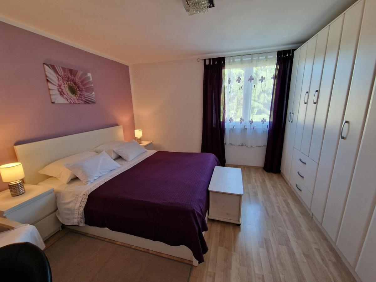 Apartments And Rooms By The Sea Rovinj - 19183 Exteriör bild
